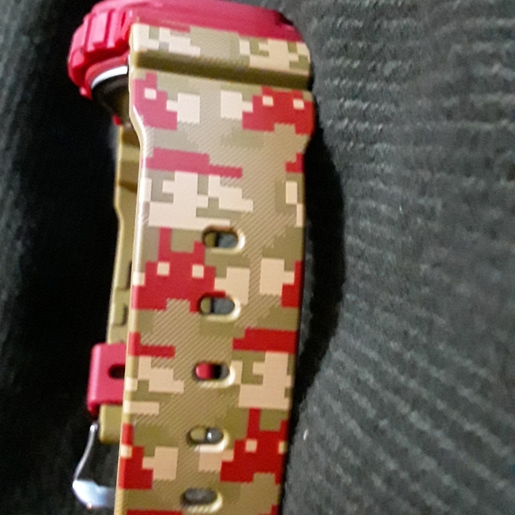 Super Mario Bros. G-shock - Picture 5 of 6